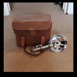 Vintage Camera Kit in Leather Case | Sylvania Flashcube + Accessories